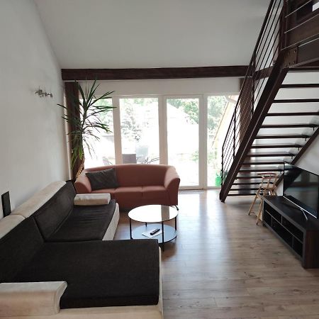Attic Parkview Apartment 皮耶什佳尼 外观 照片
