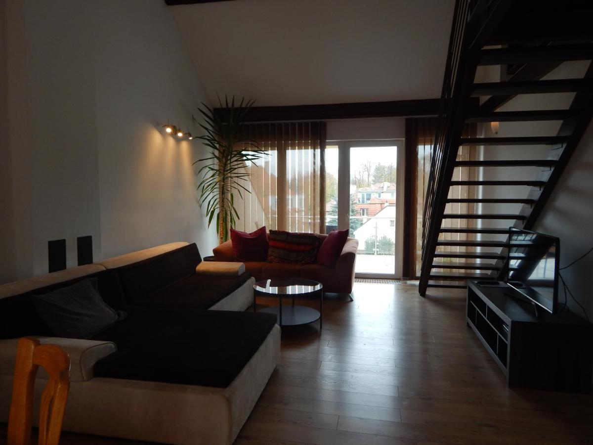Attic Parkview Apartment 皮耶什佳尼 外观 照片