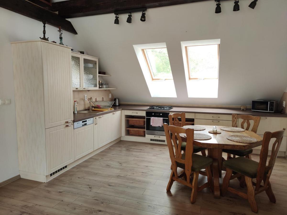 Attic Parkview Apartment 皮耶什佳尼 外观 照片