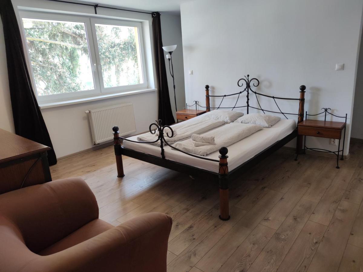 Attic Parkview Apartment 皮耶什佳尼 外观 照片