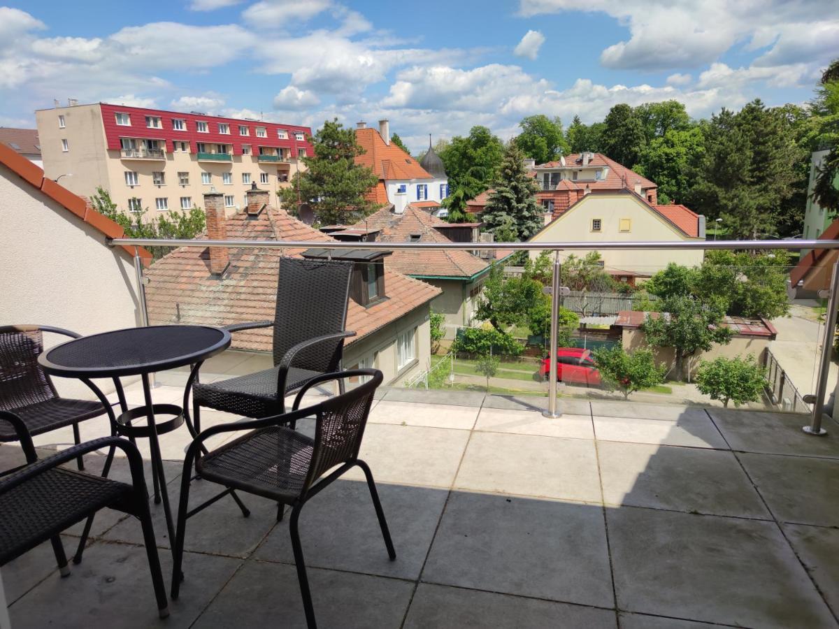 Attic Parkview Apartment 皮耶什佳尼 外观 照片